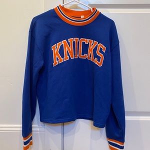 Tailgate Women’s NY Knicks Cropped Sweatshirt